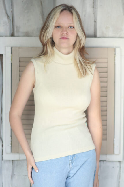 moteriški golfai be rankovių