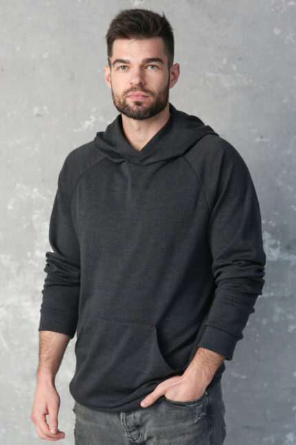 vyriškas džemperis su gobtuvu