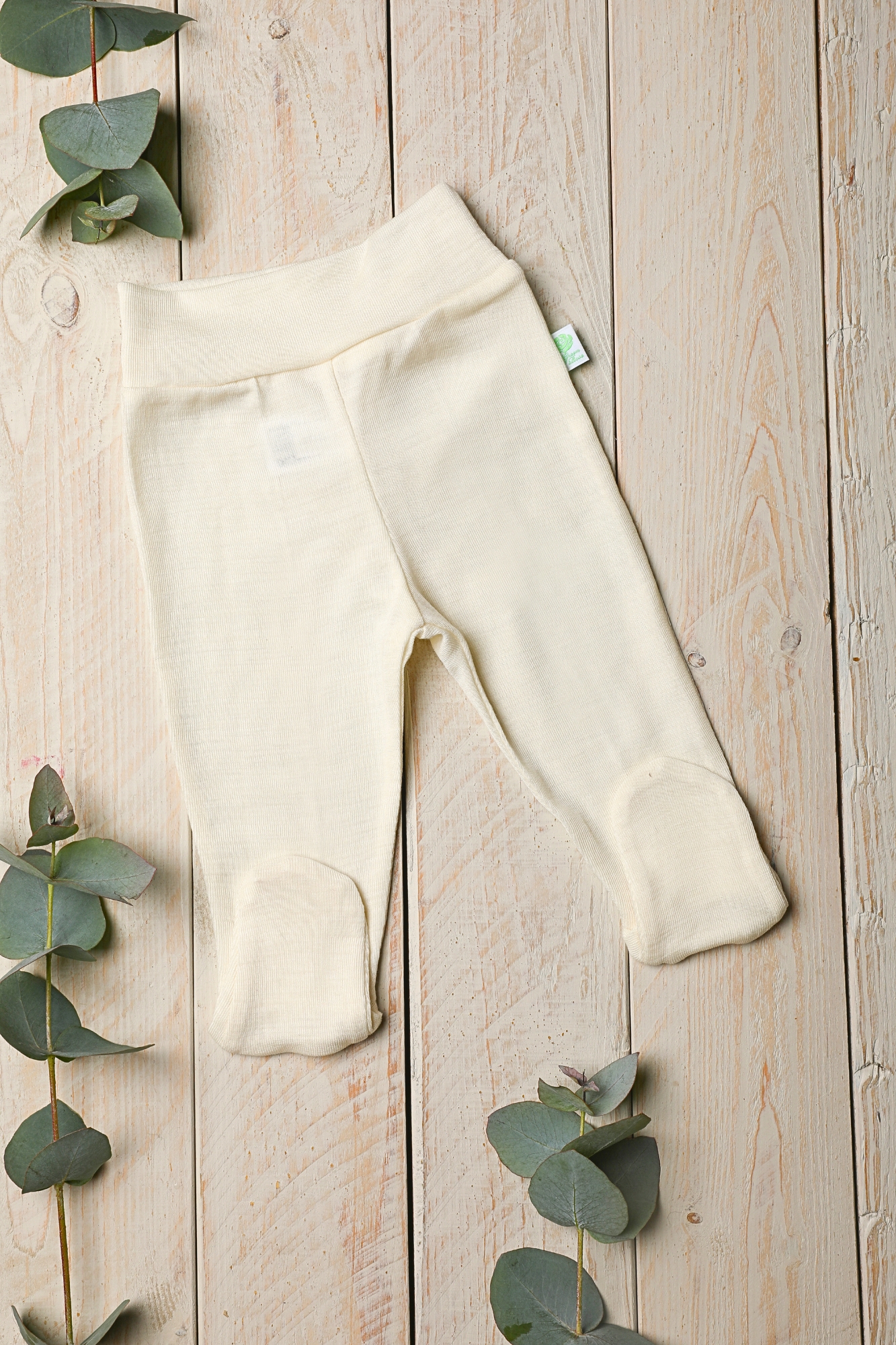 kudikiu-kelnytes-su-pedutėmis-su-silko Kūdikių kelnytės su pėdutėmis su šilku