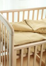 kūdikių lovytės patalynė smėlio