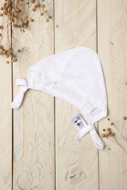 Balta lininė kepurytė kūdikiui