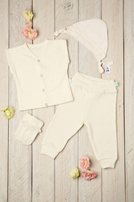 Baltas naujagimio kraitelis iš merino vilnos